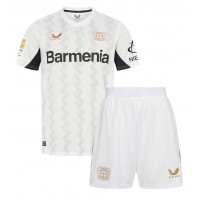 Maglie da calcio Bayer Leverkusen Jonathan Tah #4 Seconda Maglia Bambino 2024-25 Manica Corta (+ Pantaloni corti)